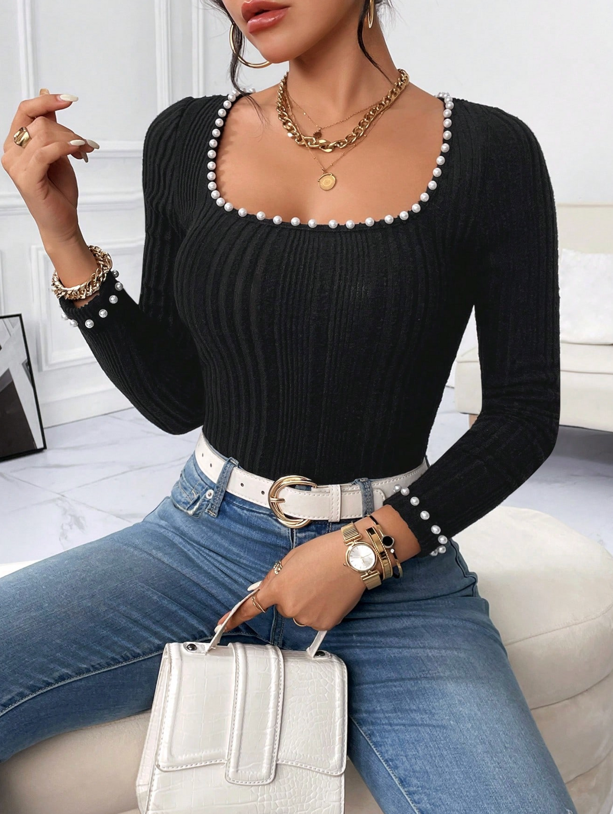 Maglietta elegante da donna con decorazioni in perline