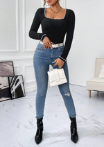 Maglietta elegante da donna con decorazioni in perline